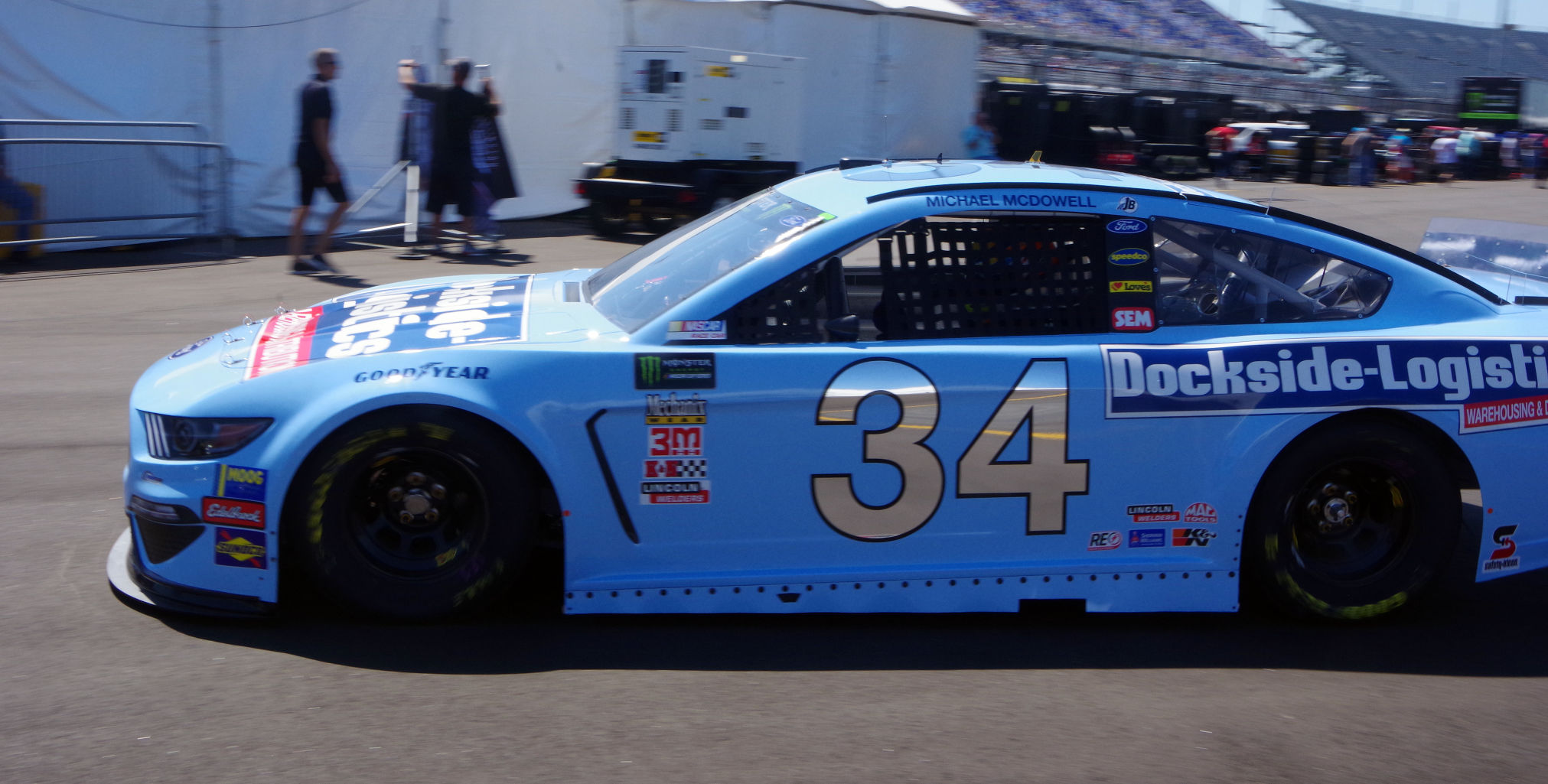 Friday at the Bojangles' Southern 500